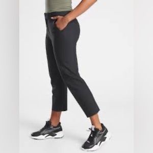 NWOT!!!  Athleta Stellar Crop pants